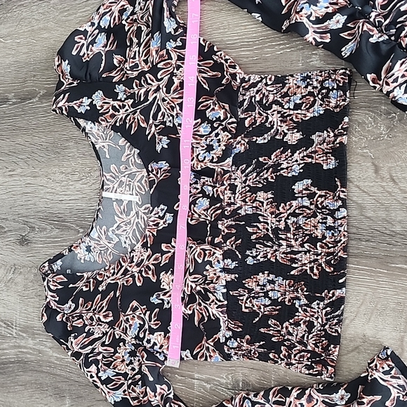 Free People Womens Santiago Printed Smocked Crop Top Black Floral - Picture 6 of 9